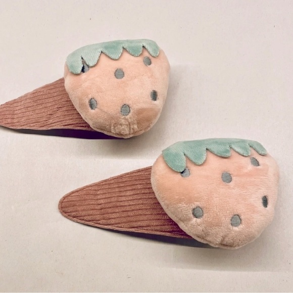 Bundle of 10 Jumbo Plush Hair Clips 30% off Bundles ☘️ - Picture 7 of 12